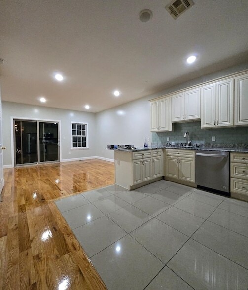 Photo - 190 Arlington Ave Townhome