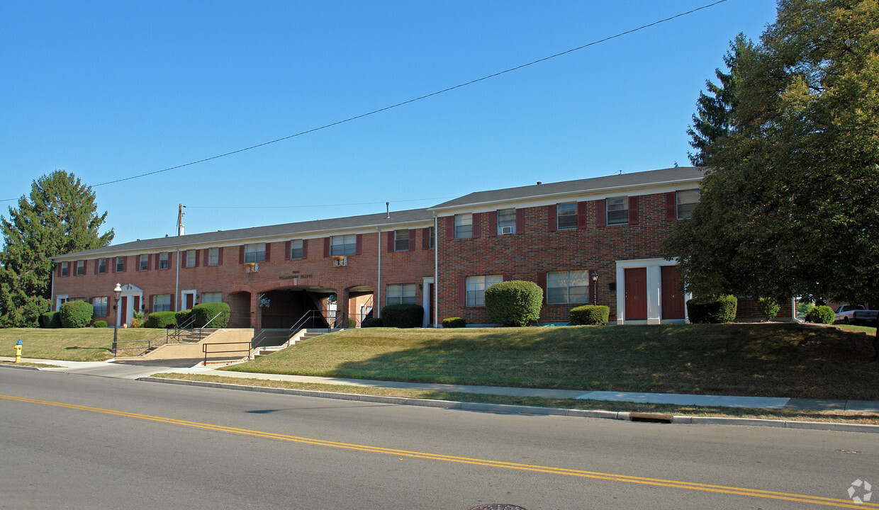 Primary Photo - Williamsburg Village Apartments