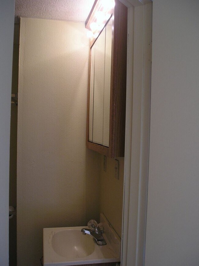 Foto del edificio - 743 W Otterman St