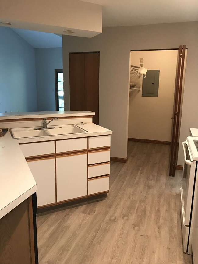 Building Photo - 4066 Saint Andrews Ct