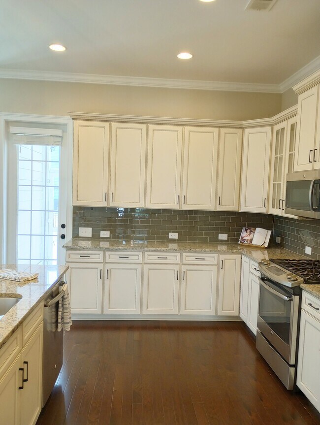 Foto del edificio - 1372 Crane Creek Dr