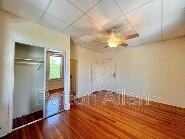 Foto del edificio - 43 Ravenscroft Dr