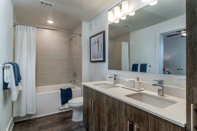 Foto del edificio - 11250 Mason Rd