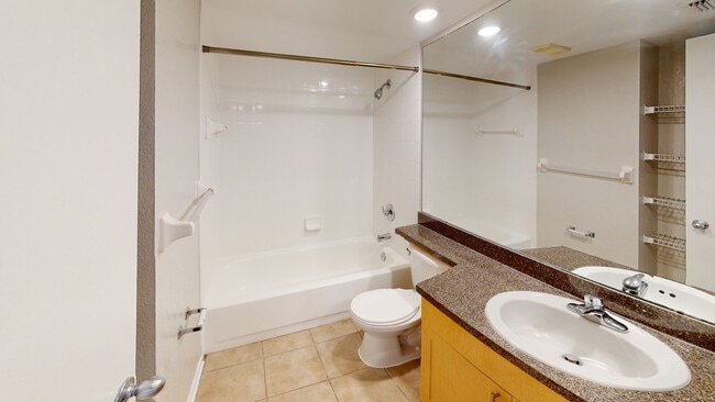Interior Photo - Inlet Bay at Gateway
