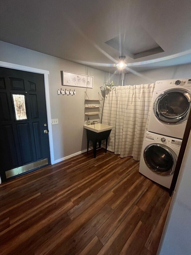 Foto del edificio - 9179 Harrison Rd