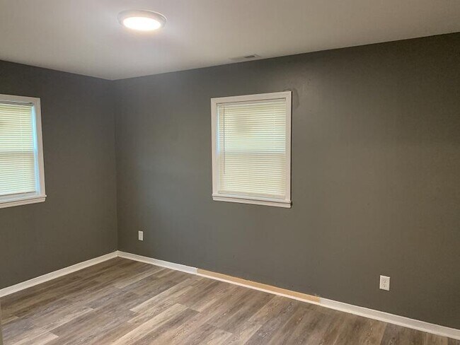 Foto del edificio - 410 E. Piedmont Ave
