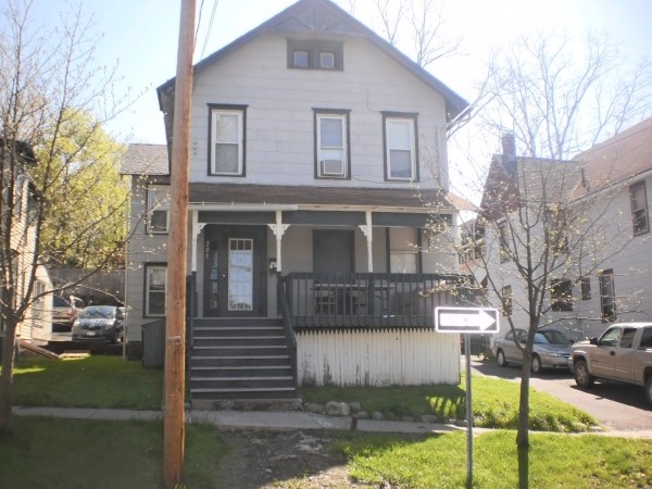 Primary Photo - 203 Linden Ave