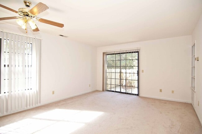Building Photo - 1733 S 41st St