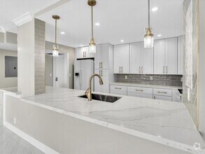 Building Photo - 1150 Hillsboro Mile