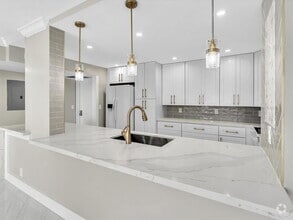 Building Photo - 1150 Hillsboro Mile