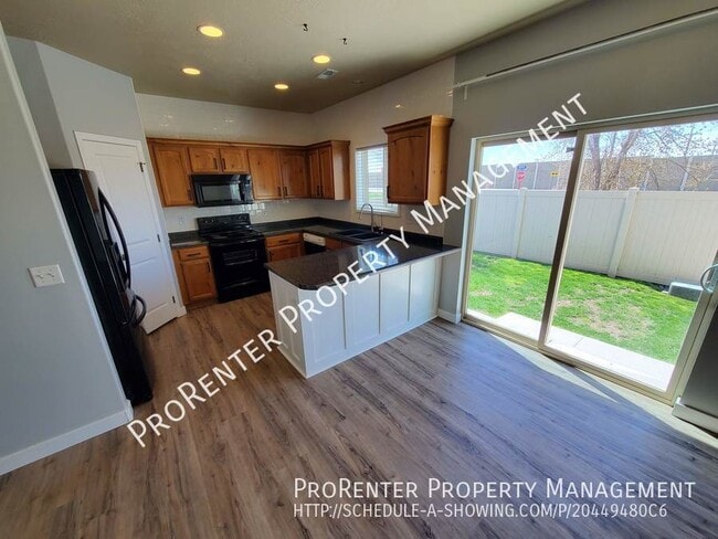 Building Photo - 1005 N 740 W