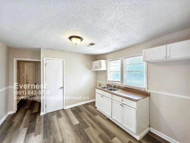 Foto del edificio - 1470 Ethlyn Ave