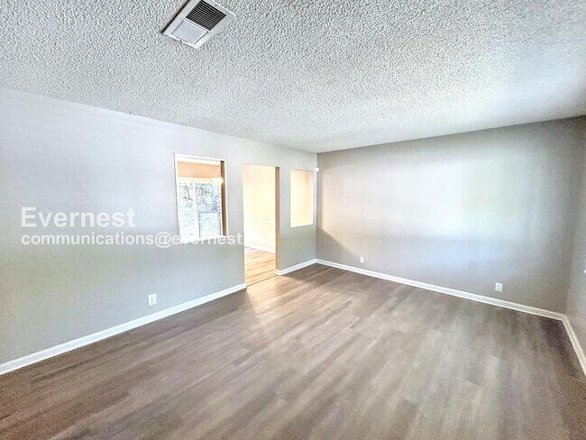 Building Photo - 4228 Valley Grove Dr