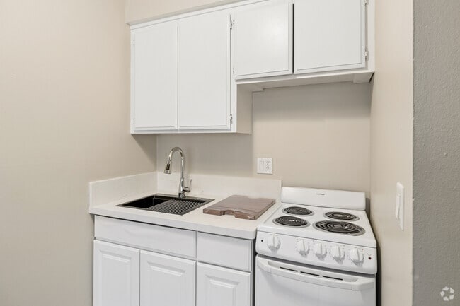 Studio - 450SF - Kitchen - 11330 La Mirada Blvd.