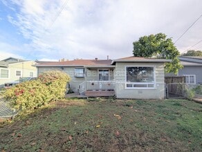 Building Photo - 500 Warden Ave