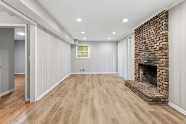 Building Photo - 4411 Langdon Dr