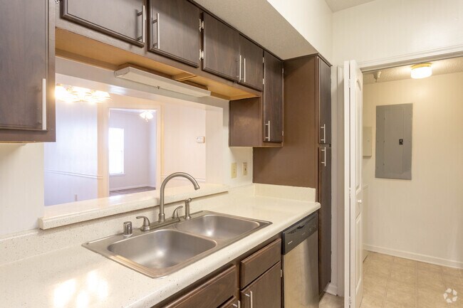 2HAB, 2BA - 990 Ft² - Southside Station