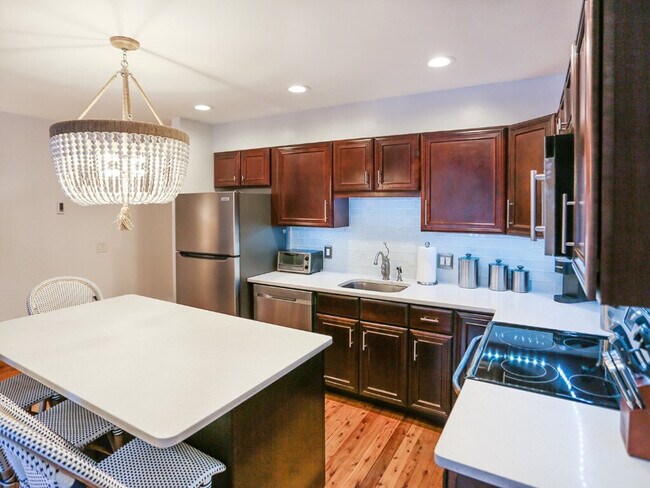 Foto del edificio - 421 S Main St