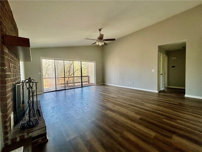 Building Photo - 12 Newport Cir