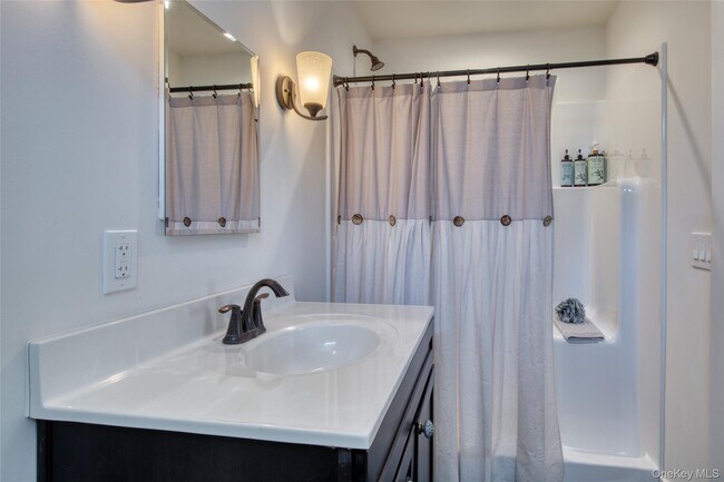 Foto del edificio - 13595 Soundview Ave