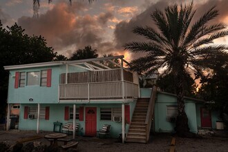 Building Photo - 205 Coral Rd