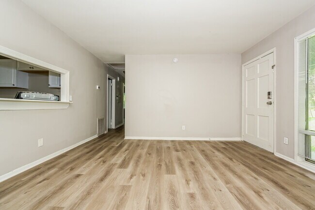 Foto del edificio - 729 Blueridge Dr