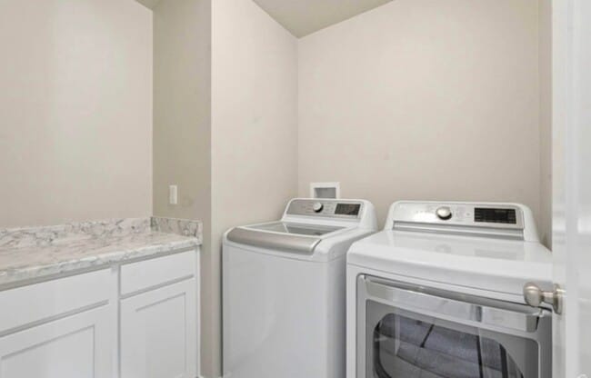 Building Photo - 988 W 500 S