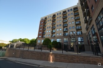 Building Photo - 715 N Church St