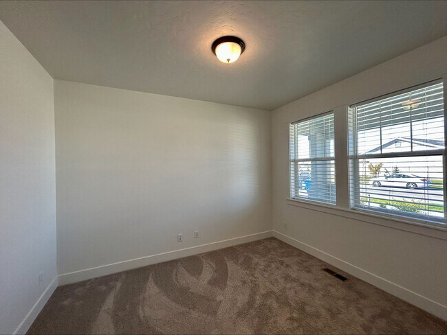 Building Photo - 1540 N Kenora Ave, Star, ID, 83669