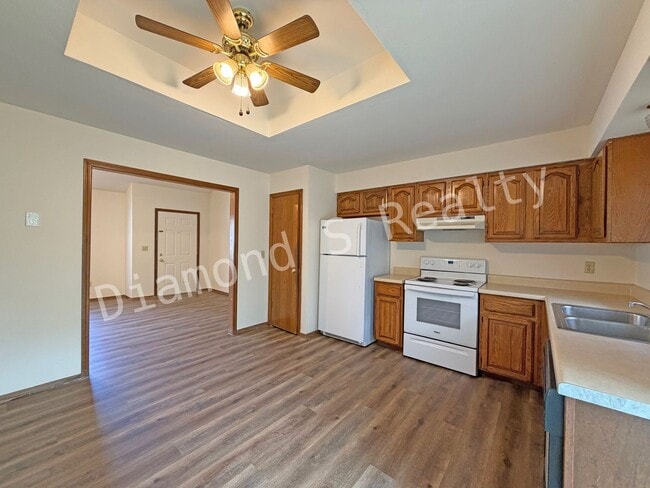 Building Photo - Cute and Clean 3-Bedroom Home Available in Southwest Spfd