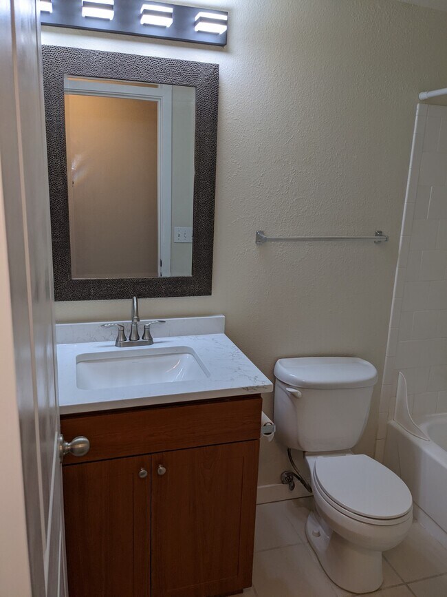 Baño - 14124 NE 181st Pl