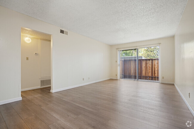 Interior Photo - Villa Riviera Apartments