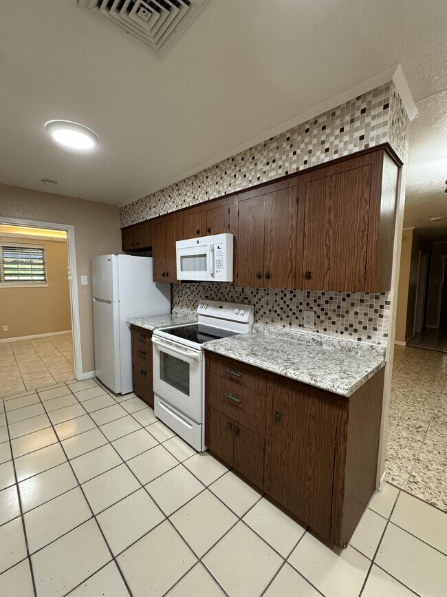 Building Photo - 5380 Wagon Trail