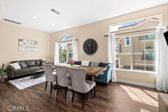 Building Photo - 205 Montana Del Lago Dr