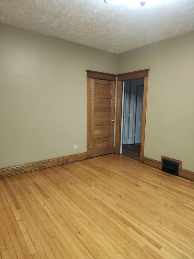 Foto del edificio - Three Bedroom Villa in Downtown Omaha!