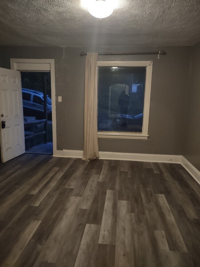Foto del edificio - 1324 W Sycamore St