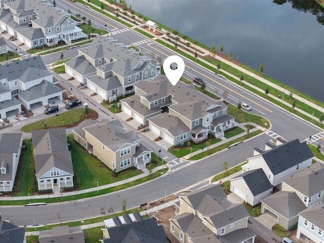 Foto del edificio - 2462 Celebration Blvd