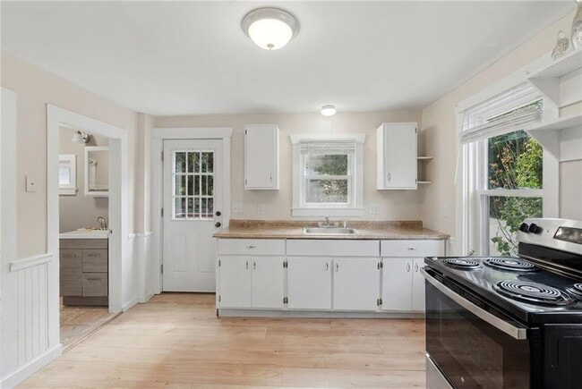 Building Photo - 515 Davisville Rd
