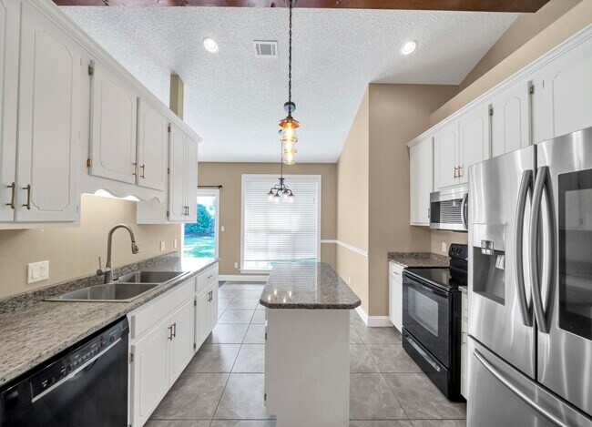 Foto del edificio - 4469 Parkwood Square