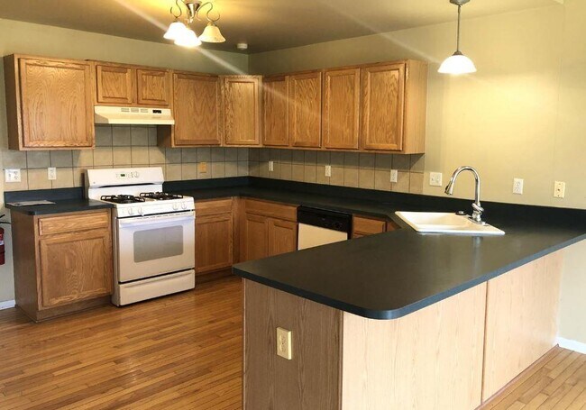 Foto del edificio - 4838 Sycamore Dr