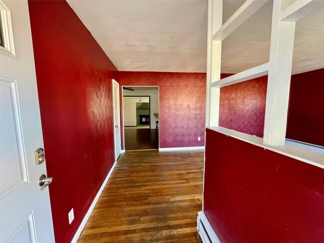 Foto del edificio - 705 N McKinley Ave