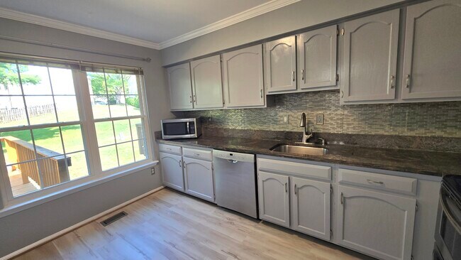 Foto del edificio - 6157 Green Hollow Ct