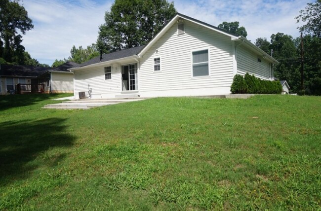Building Photo - 2119 Briar Glen Ln SW