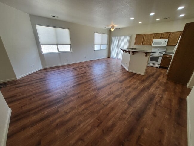 Foto del edificio - 1267 Quail Run Dr