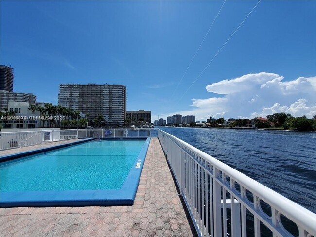 Foto del edificio - 1913 S Ocean Dr