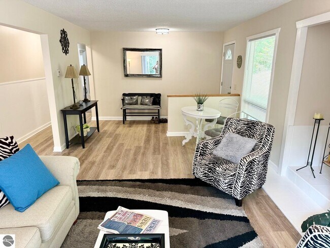 Foto del edificio - 6031 Brackett Rd