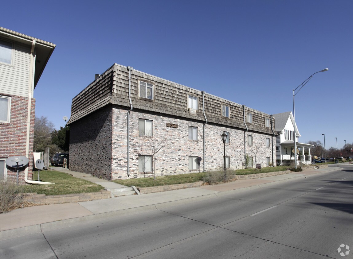 2532 Vine St, Lincoln, NE 68503 Apartments in Lincoln, NE
