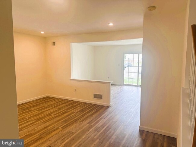 Building Photo - 131 Kendal Ct