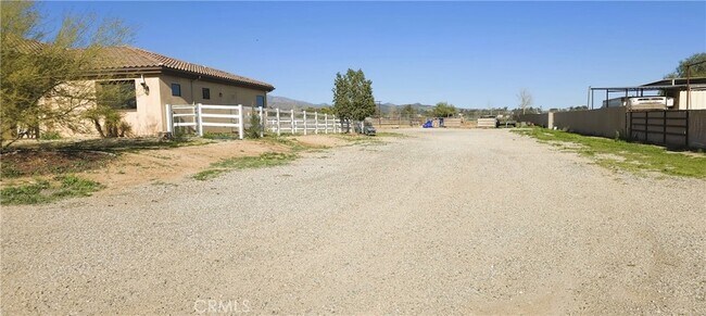 Foto del edificio - 10750 Union St