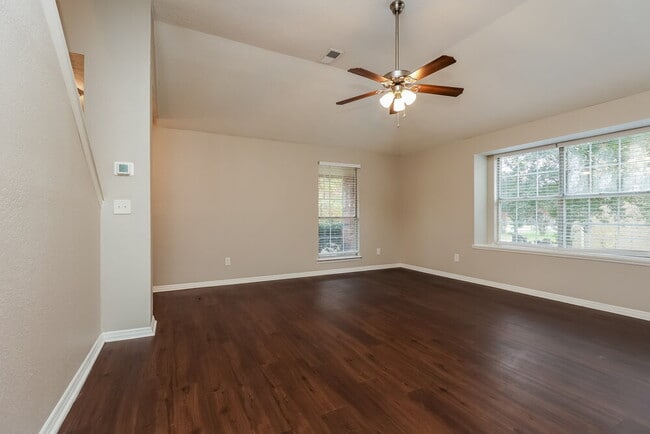 Foto del edificio - 609 Steven Dr